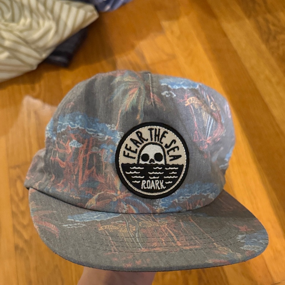 Men’s flat brim hat